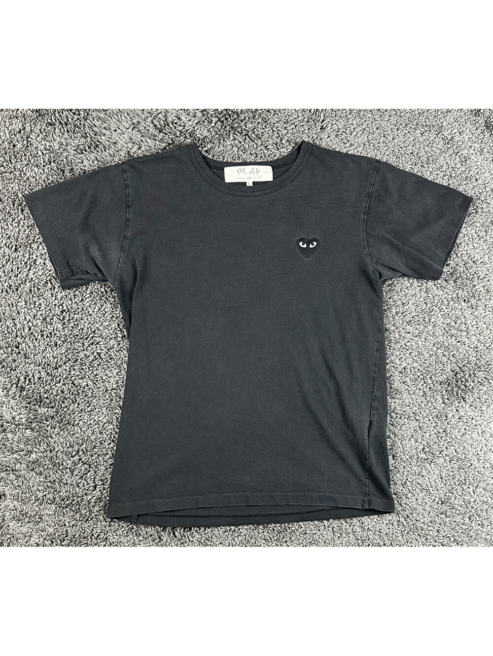 Comme des Garcons PLAY T Shirt Mens L Black Heart Patch Short Sleeve Tee AZ-T095